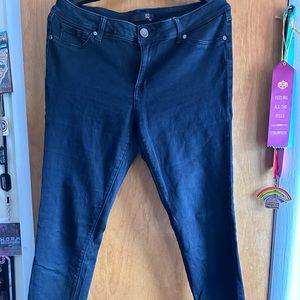 1822 size 32 low rise stretchy jeans